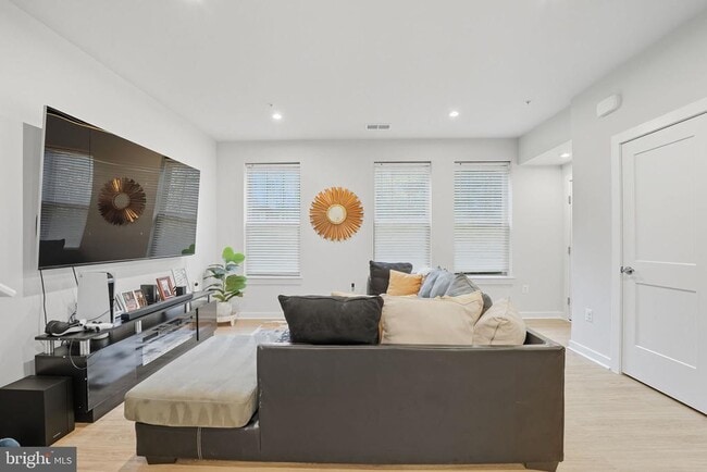 Foto del edificio - 707 Thomas Ln