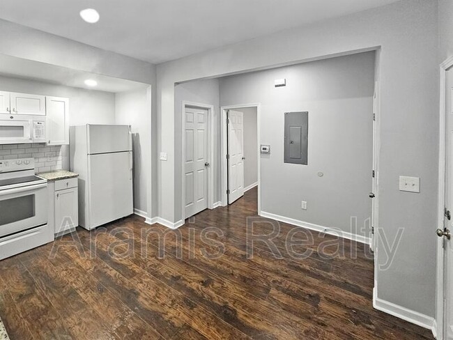 Building Photo - 1519 Olympian Way SW