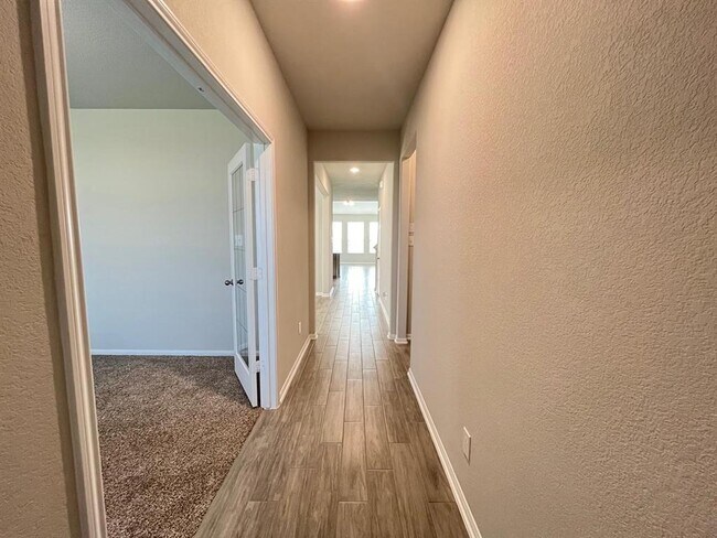 Building Photo - 3134 Everwood Trl