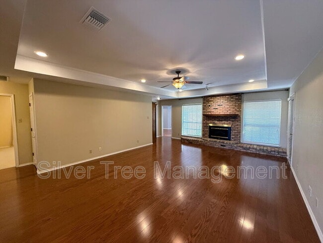 Foto del edificio - 1906 Country Brook Dr