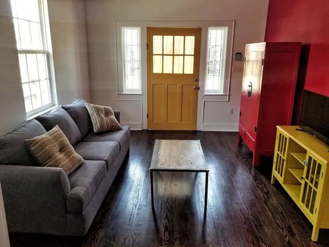 Primary Photo - Charming 1BR Townhome in New Orleans