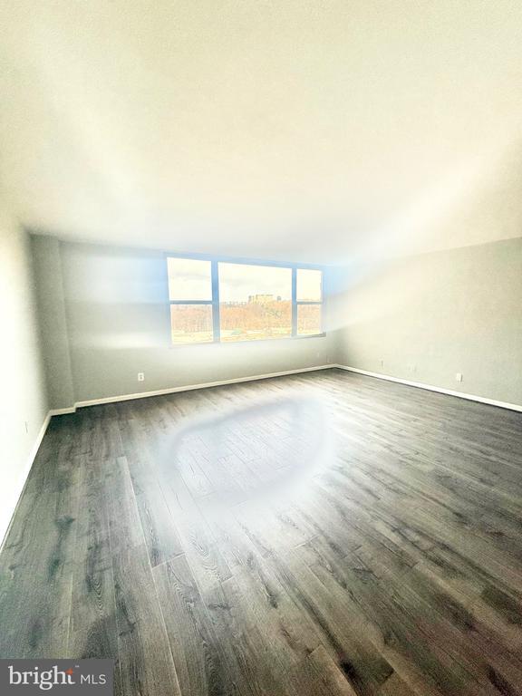 Foto del edificio - 4600 Duke St