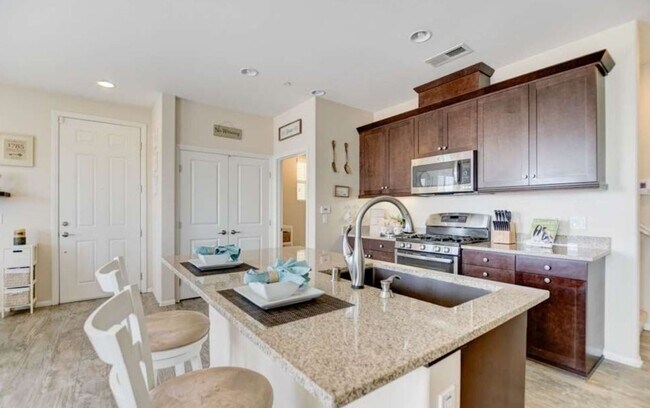 Foto del edificio - Beautiful canyon views! quiet, built in 20...