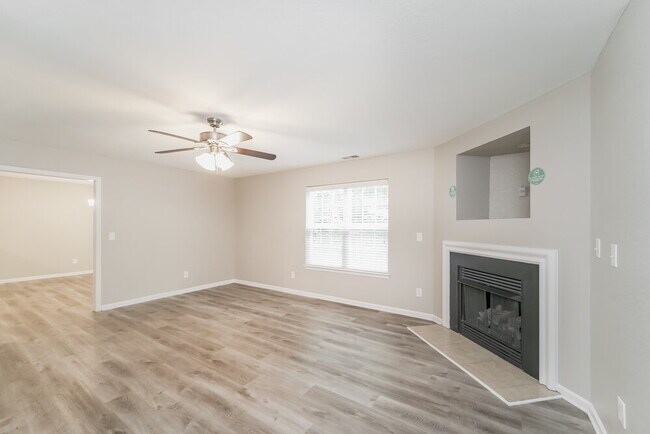 Foto del edificio - 5824 Kelden Walker Ln