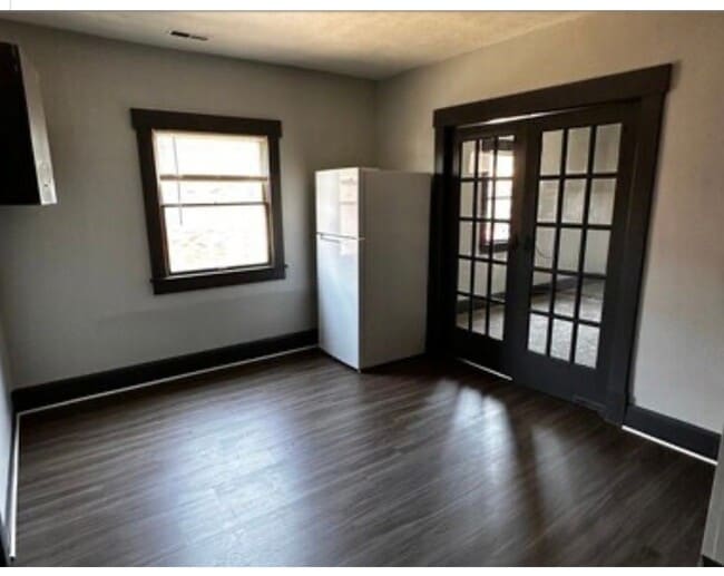 Building Photo - 507 Harmony Ave