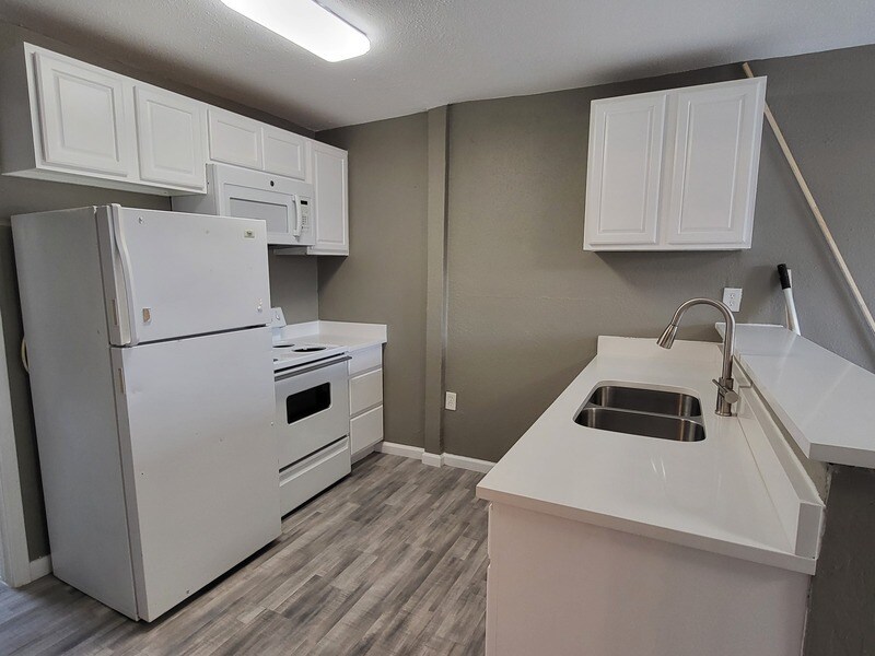 Foto principal - 9605 Grady Ln