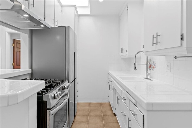 Foto del edificio - 1739 Washington Way