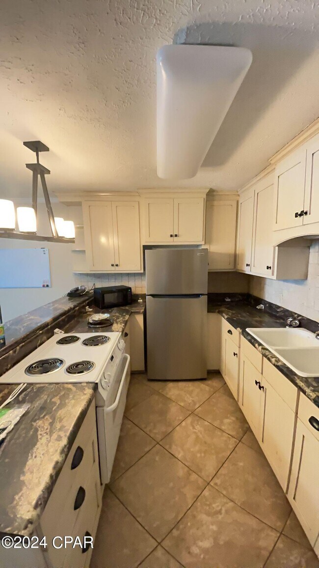 Foto del edificio - 5505 Sun Harbor Rd