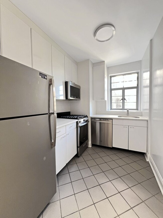 Photo - The Leslie — A Private Garden Enclave for the Modern New Yorker Apartment