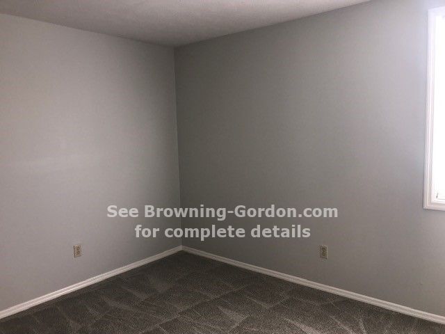 Building Photo - Newly Renovated Townhouse in Donelson!
