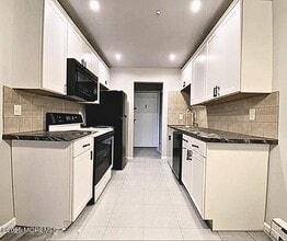 Building Photo - 54 Amberly Dr