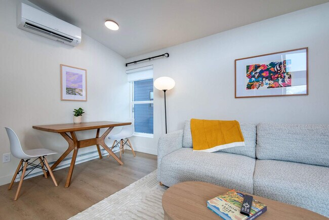 Building Photo - 27 4th St E