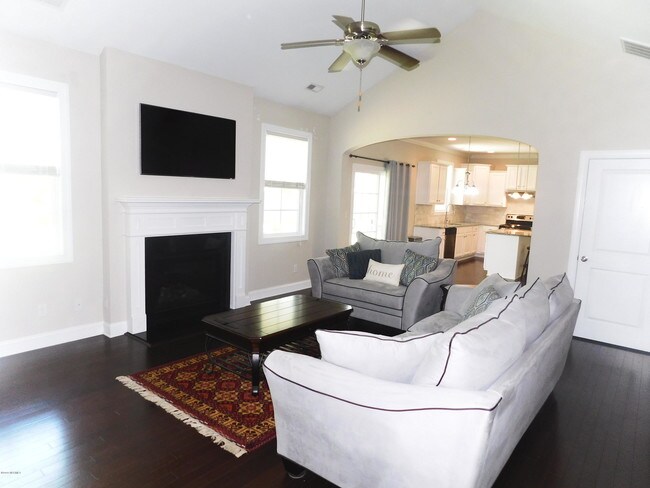 Building Photo - 158 Mardella Way