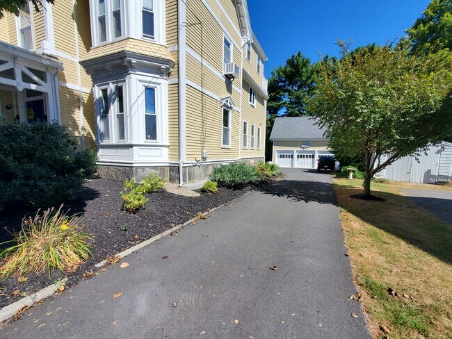 Building Photo - 171 Lowell St