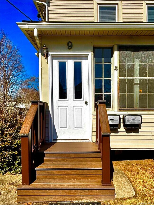 Foto del edificio - 9 Parker Ave