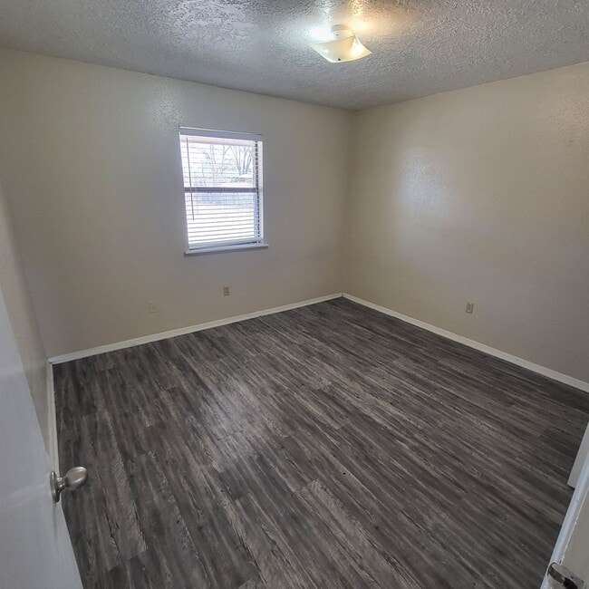 Building Photo - 1549 Arizona Dr