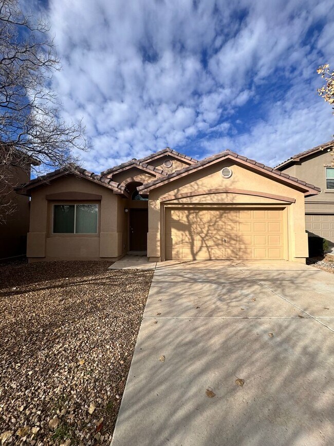 Foto del edificio - 3 bed 2 bath home in Los Lunas  MOVE IN SPECIAL!