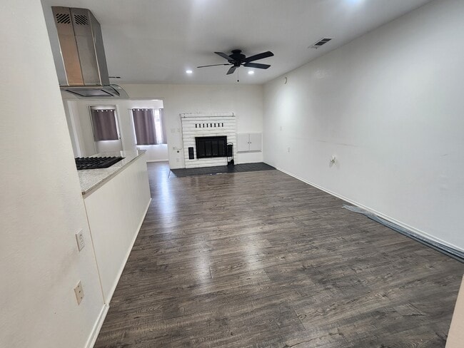 Foto del edificio - 678 W Henderson Ave