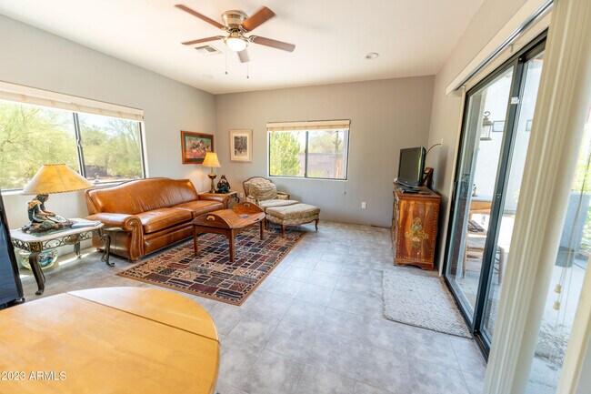 Foto del edificio - 33610 N Rifleman Rd