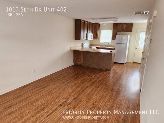 Building Photo - 1010 Seth Dr