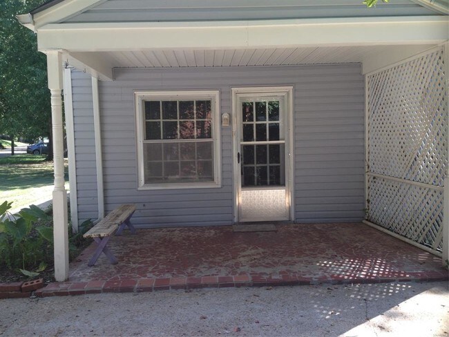 Building Photo - 135 W Wareingwood Dr