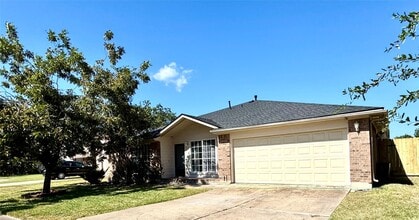 Building Photo - 2510 Carriage Ln