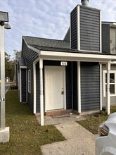 Building Photo - 516 Voters Rd