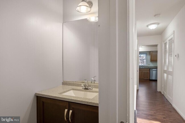 Foto del edificio - 10450 Armstrong St