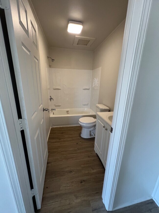 Foto del edificio - 724 W 1st Ave