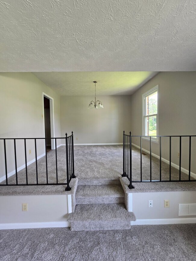 Foto del edificio - 7494 Beverly Dr