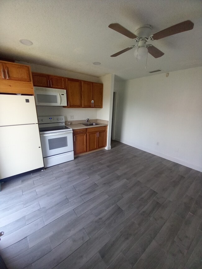 Building Photo - 18051 NW 40th Pl