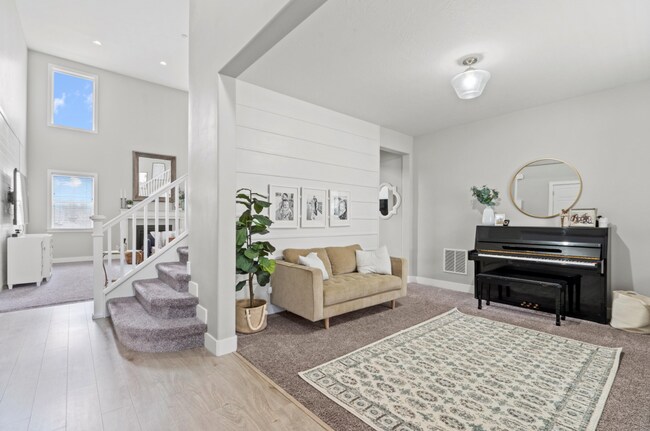 Building Photo - Beautiful home for rent!
