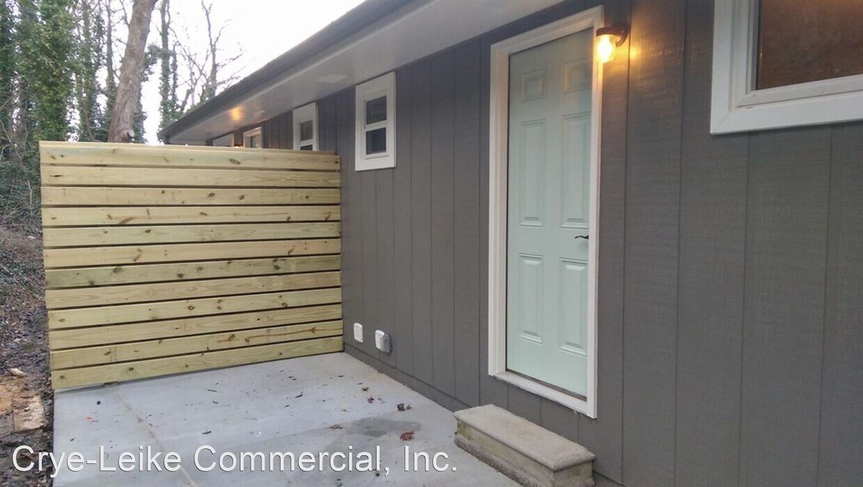 Building Photo - 1749 Whiteoak Rd