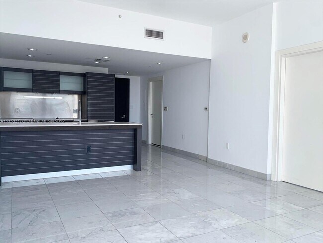 Building Photo - 200 Biscayne Blvd Way