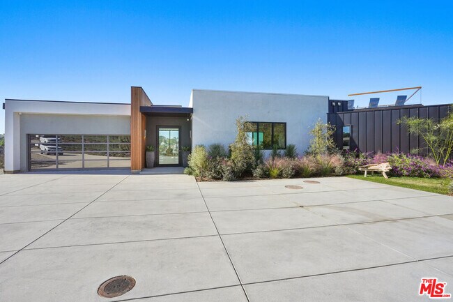 Building Photo - 6731 Wandermere Rd