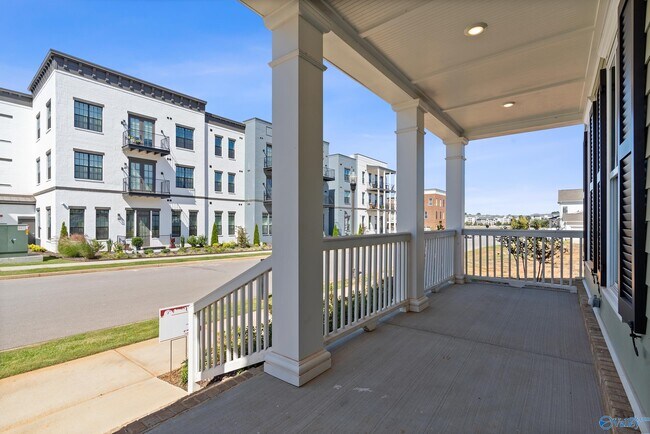 Building Photo - 115 Iberville St