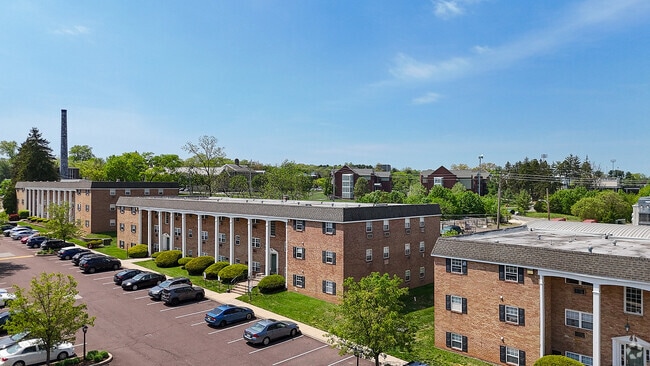 Building Photo - College Arms Apartments