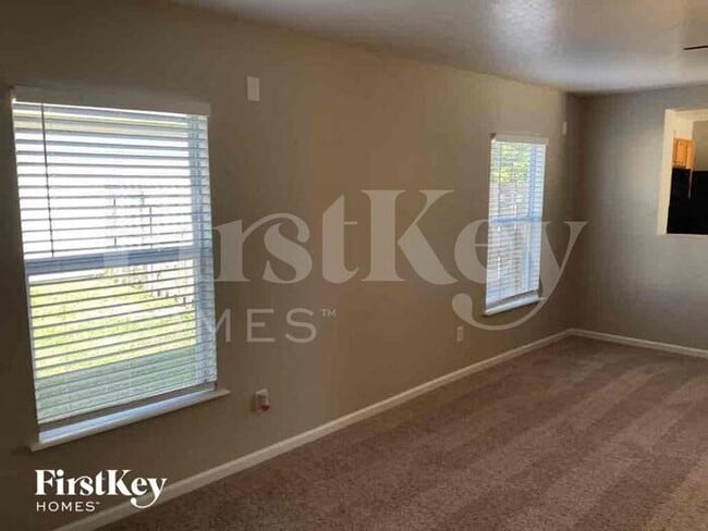 Building Photo - 2163 Fresco Dr