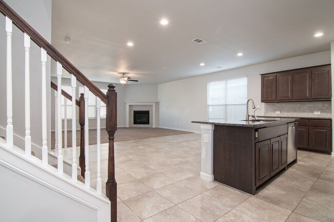 Foto del edificio - 7001 Mcpherson Ln