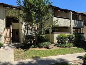 Building Photo - 1348 E Hillcrest Dr