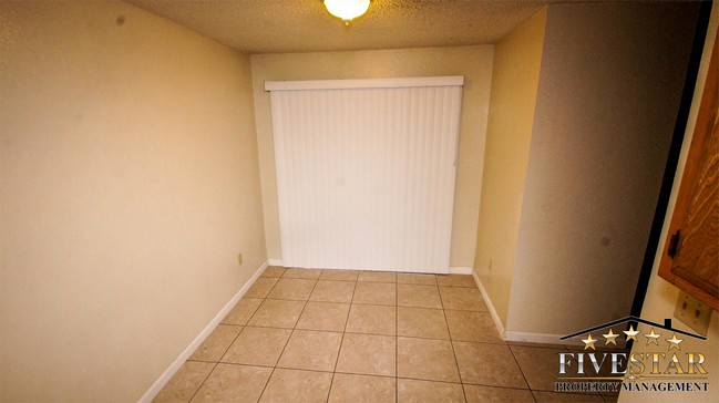 Building Photo - 4409 Parkwood Ct