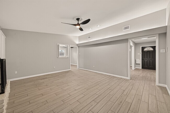 Foto del edificio - 4955 Wigton Dr