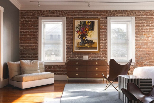 Building Photo - 536 Fleming St