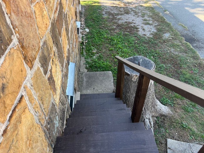 Foto del edificio - charming  Stone home : 1-bedroom, 1-bathroom (All utilities included)