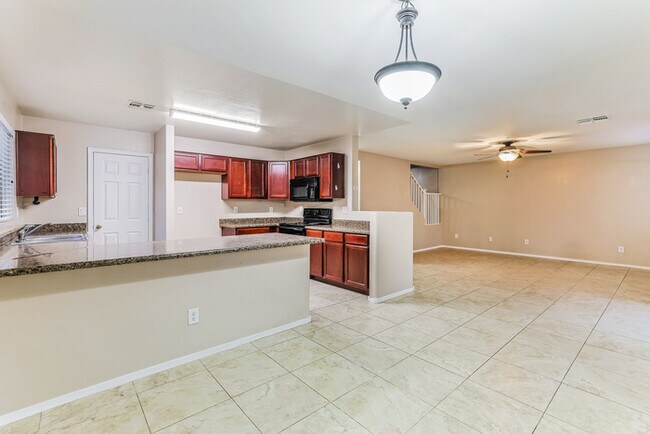 Foto del edificio - Spacious 4 Bedroom Home in Maricopa, AZ