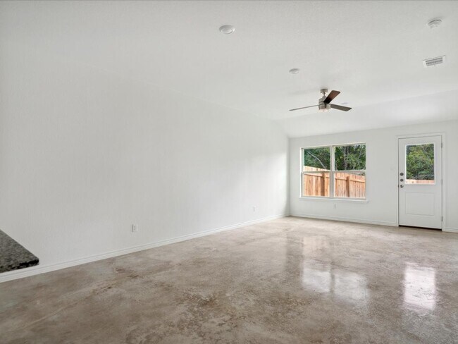 Building Photo - 1289 Lehmann Dr