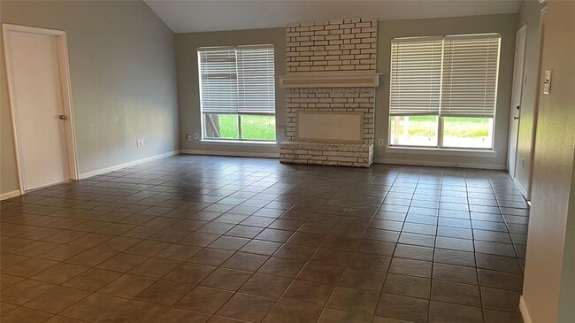 Building Photo - 4706 Silver Frost Dr