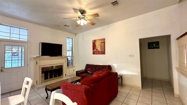 Building Photo - 6918 Springcrest Ct