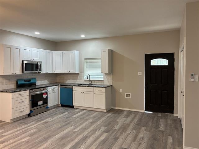 Foto del edificio - 6272 Adelbert Dr