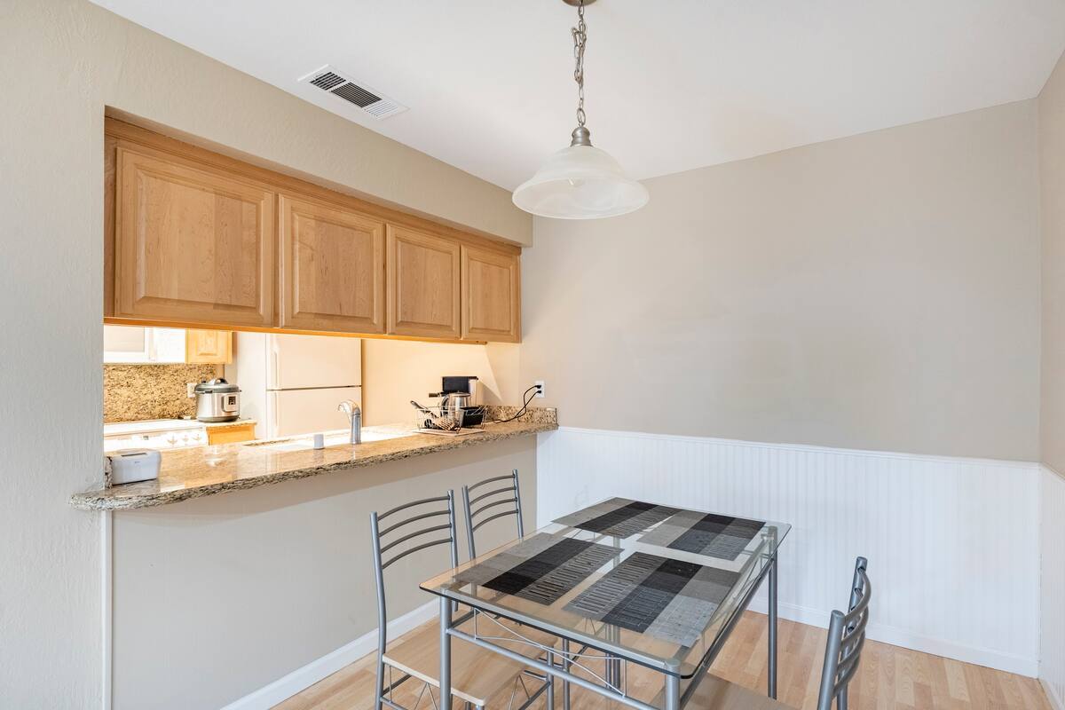 Foto principal - 5488 Roundtree Dr